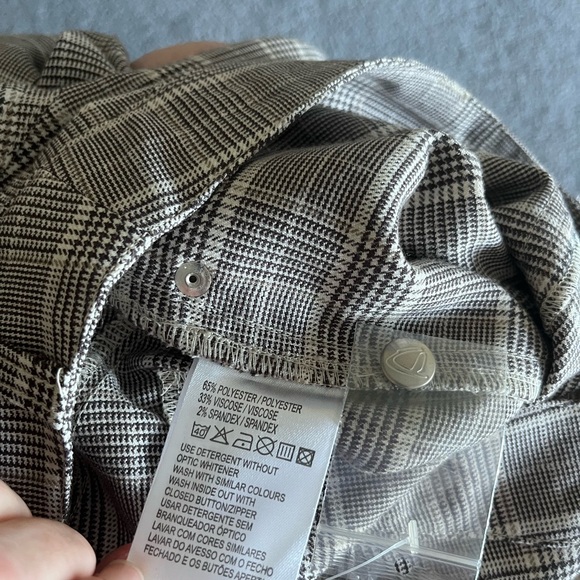 Daily Sports Brown and White Checkered golf pants. New without tags - Picture 5 of 5